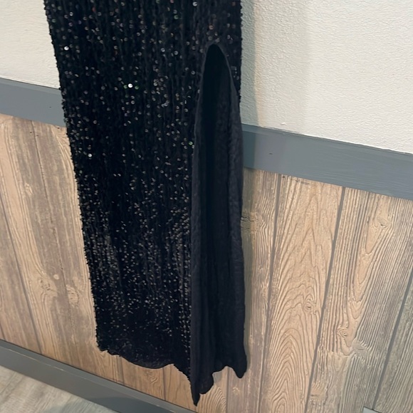 Fitted Sequin Dress - Picture 3 of 4